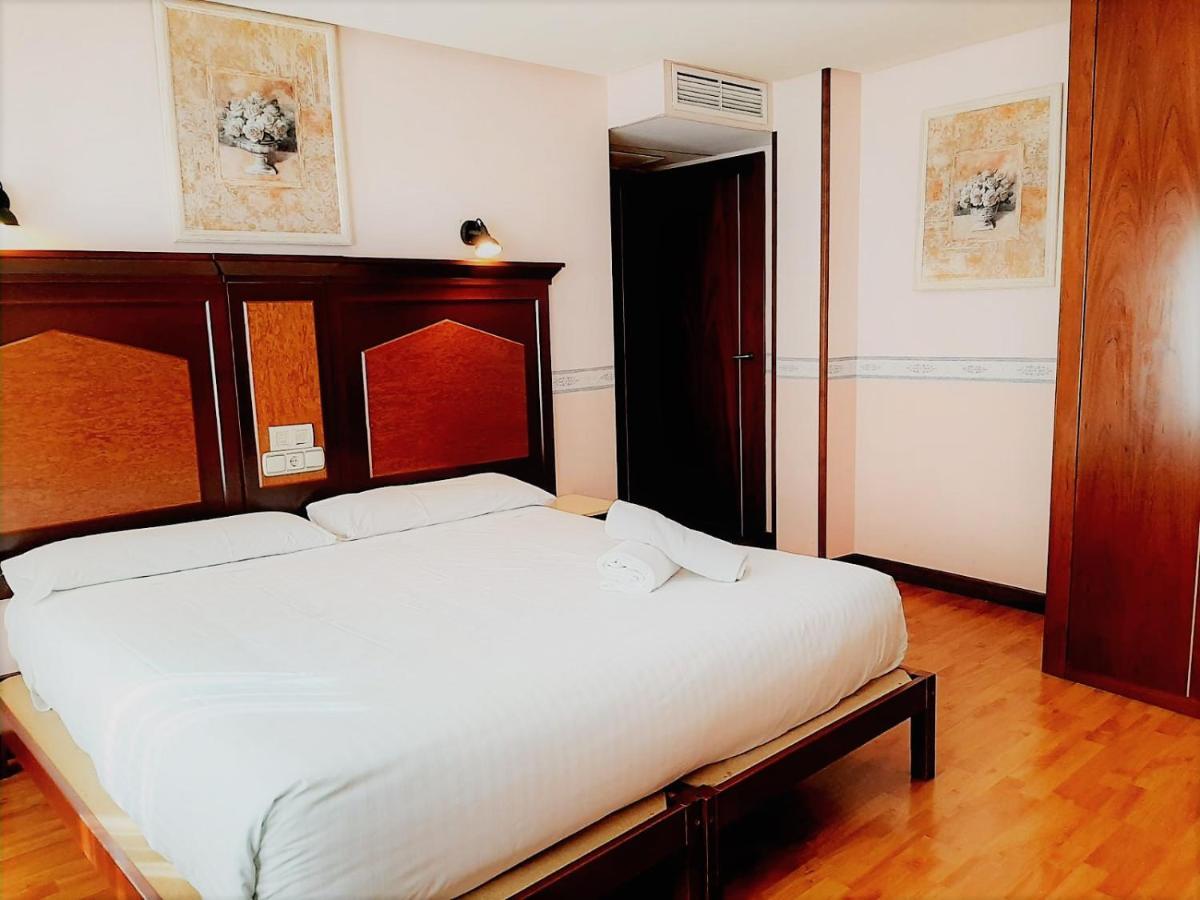 סלאמנקה Hosteria Sara By Gaiarooms מראה חיצוני תמונה